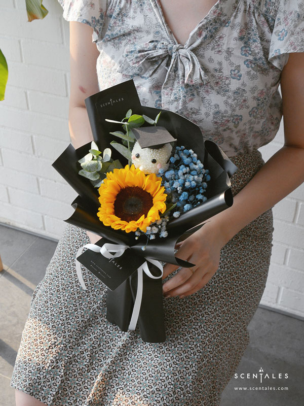 scholar-petite-flower-bouquet-02-600x800 (Pre-order) The Scholar Graduation Petite Flower Bouquet - Image 2